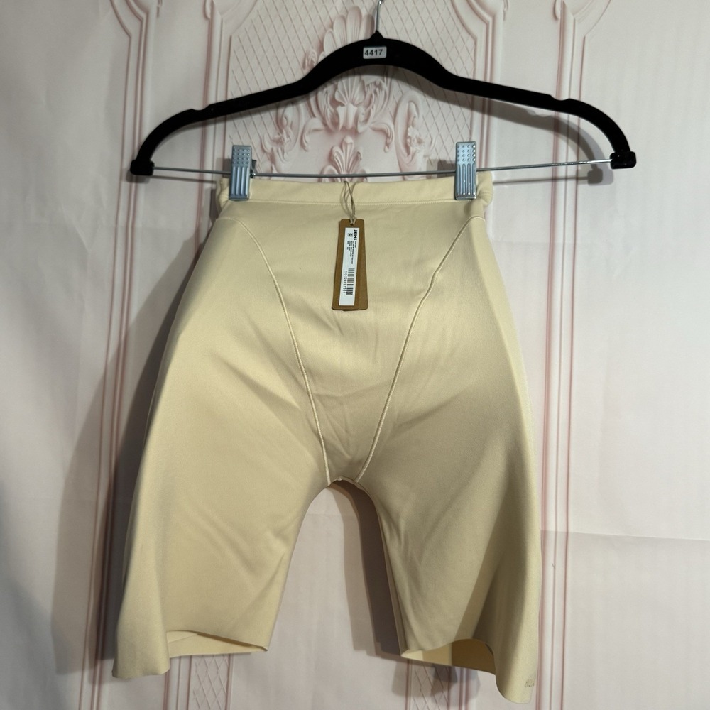 Skims Body Butt & Hip Enhancing Mid Thigh Short Size XXS Sand NWT $118